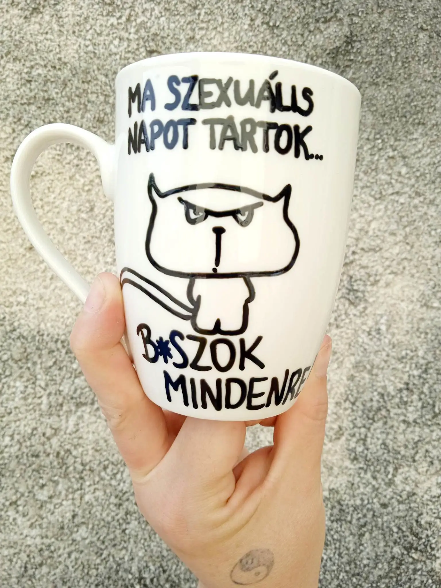 Ma szexuális napot tartok... B*szok mindenre.