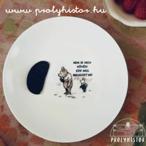 Nem is vagy kövér. Edd meg nyugodtan! Micimackó tányér